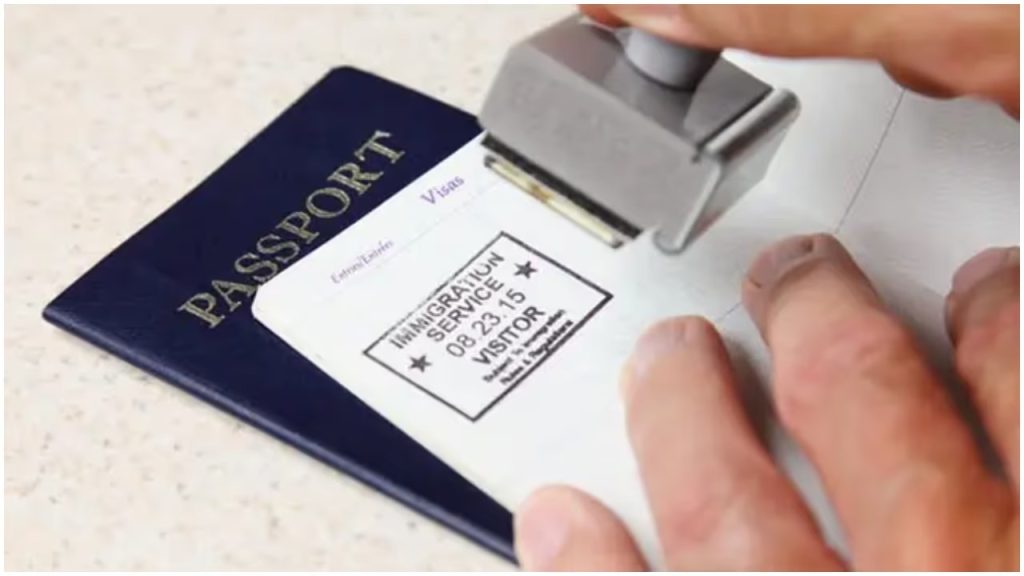 ഇനി പഴയതുപോലെയാകില്ല, വിസ ഫീസുകളിലും നിയമങ്ങളിലും വലിയ മാറ്റം; പുതിയ നിയമാവലി പുറത്തിറക്കി കുവൈത്ത്, പുതിയ വിദേശി താമസ നിയമം പ്രാബല്യത്തിൽ