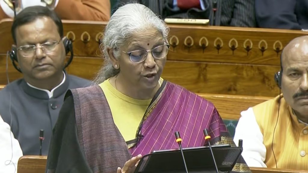 `സാമ്പത്തിക വളർച്ച, ജനപങ്കാളിത്തം, എല്ലാവർക്കും വികസനം’; മൂന്ന് നയങ്ങളിലൂന്നി ബജറ്റ്, രാജ്യത്തിൻ്റേത് സ്ഥിരതയുള്ള വളർച്ചയെന്ന് നിർമല സീതാരാമൻ