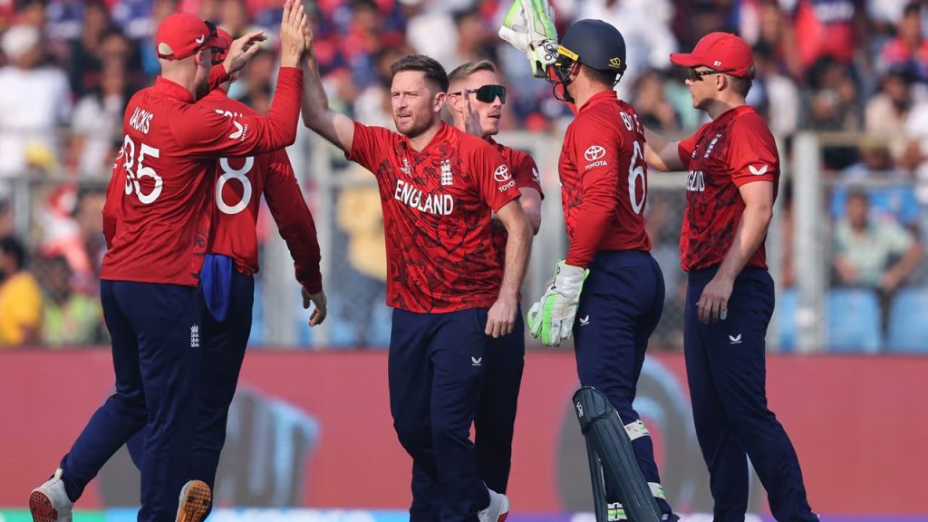 ലങ്ക വീണത് സ്വയം കുഴിച്ച കുഴിയില്; സ്പിന്നര്മാര് ഇംഗ്ലണ്ടിന് 51 റണ്സ് ജയമൊരുക്കി