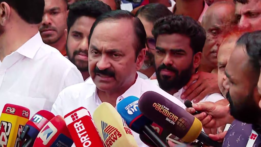 100 സീറ്റ് നേടുമെന്ന് ആവര്ത്തിച്ച് വിഡി സതീശൻ, 5 ഗ്യാരണ്ടികളും നടപ്പാക്കും, ആവേശമായി കോഴിക്കോട്ടെ യു.ഡി.എഫ് മഹാറാലി