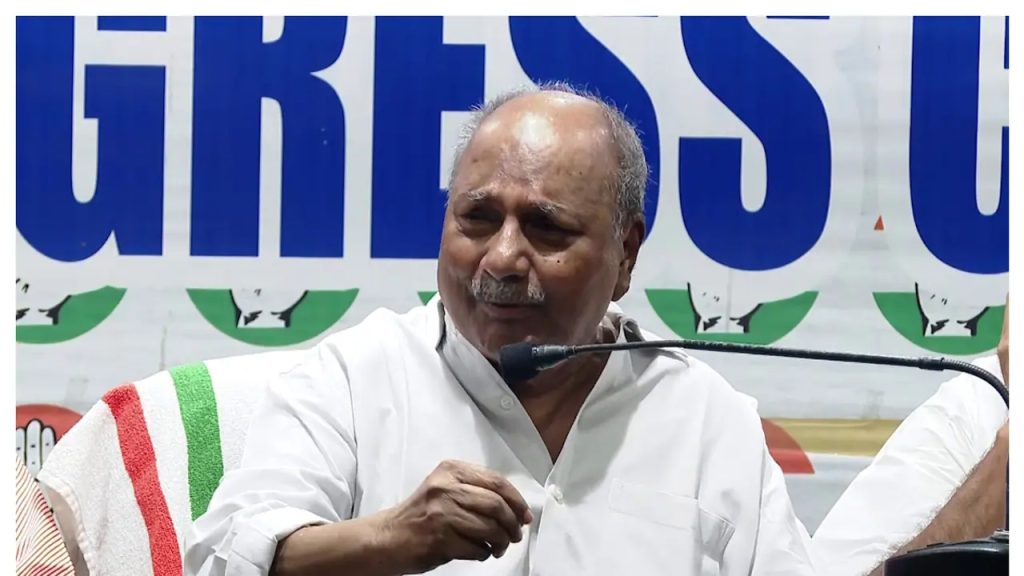 കേരളത്തില് ഭരണ മാറ്റം ഉറപ്പ് ,ഇടി മുഴക്കം പോലെ യുഡിഎഫ് തിരിച്ചു വരും. ഈ സർക്കാർ പോയെ തിരൂ എന്ന് ജനം തീരുമാനിച്ചുവെന്ന് എകെ ആന്റണി,