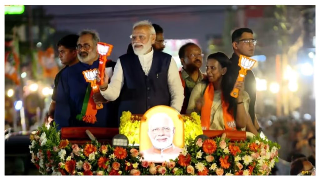 മോദി തിരുവനന്തപുരത്ത്; കരമന മുതൽ കിള്ളിപ്പാലം വരെ റോഡ് ഷോ, പ്രധാനമന്ത്രിക്കൊപ്പം നാല് മണ്ഡലങ്ങളിലെ സ്ഥാനാർത്ഥികൾ