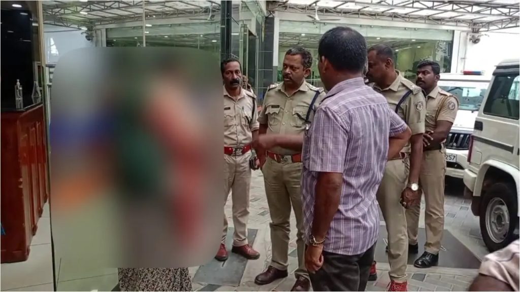 കാട്ടാക്കടയിൽ നവജാത ശിശു മരിച്ചത് ശ്വാസംമുട്ടിയെന്ന് പോസ്റ്റ്മോര്ട്ടം റിപ്പോര്ട്ട് ; അസ്വഭാവിക മരണത്തിന് പൊലീസ് കേസെടുത്തു, അമ്മ നിരീക്ഷണത്തിൽ