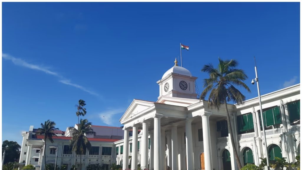 ഡിഎ കുടിശ്ശിക പീഡനമാവുന്നു; തുടര്ഭരണത്തില് ജീവനക്കാരുടെ അവകാശങ്ങള് നിഷേധിക്കപ്പെട്ടെന്ന് യുഡിഎഫ്