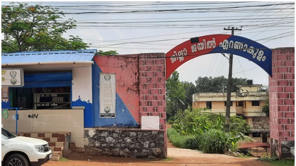 വനിതാ ജയിലിൽ ഭക്ഷണം വിളമ്പുന്നതിനെച്ചൊല്ലി തർക്കം; സഹ തടവുകാരിയെ മർദിച്ച് കെനിയൻ സ്വദേശിനി