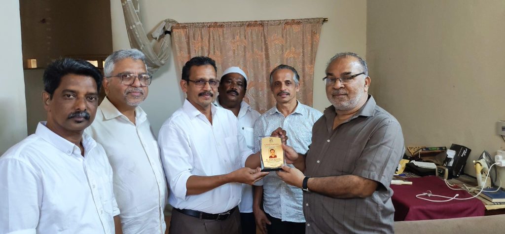 സൈദ് മുഹമ്മദിന് ഫ്രൻഡ്സ് സോഷ്യൽ അസോസിയേഷൻ മുഹറഖ് ഏരിയ യാത്രയയപ്പ് നൽകി