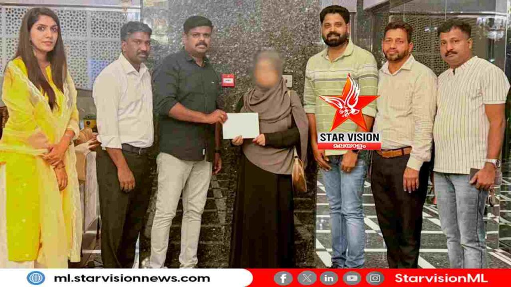 ചികിത്സയ്ക്കായി നാട്ടിലേക്ക് മടങ്ങുന്ന പ്രവാസിക്ക് യാത്രാ ടിക്കറ്റ് നൽകി കൊല്ലം പ്രവാസി അസോസിയേഷൻ